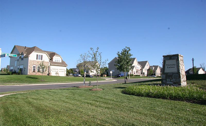 A welcoming view of the entrance to Victory Lakes neighborhood